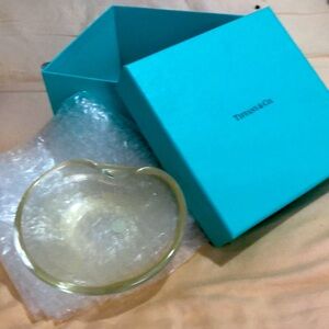 Tiffany & Co. Elsa Peretti Thumbprint Dish in Glass with 24 k collectibles